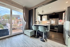 Kitchen/Dining- click for photo gallery